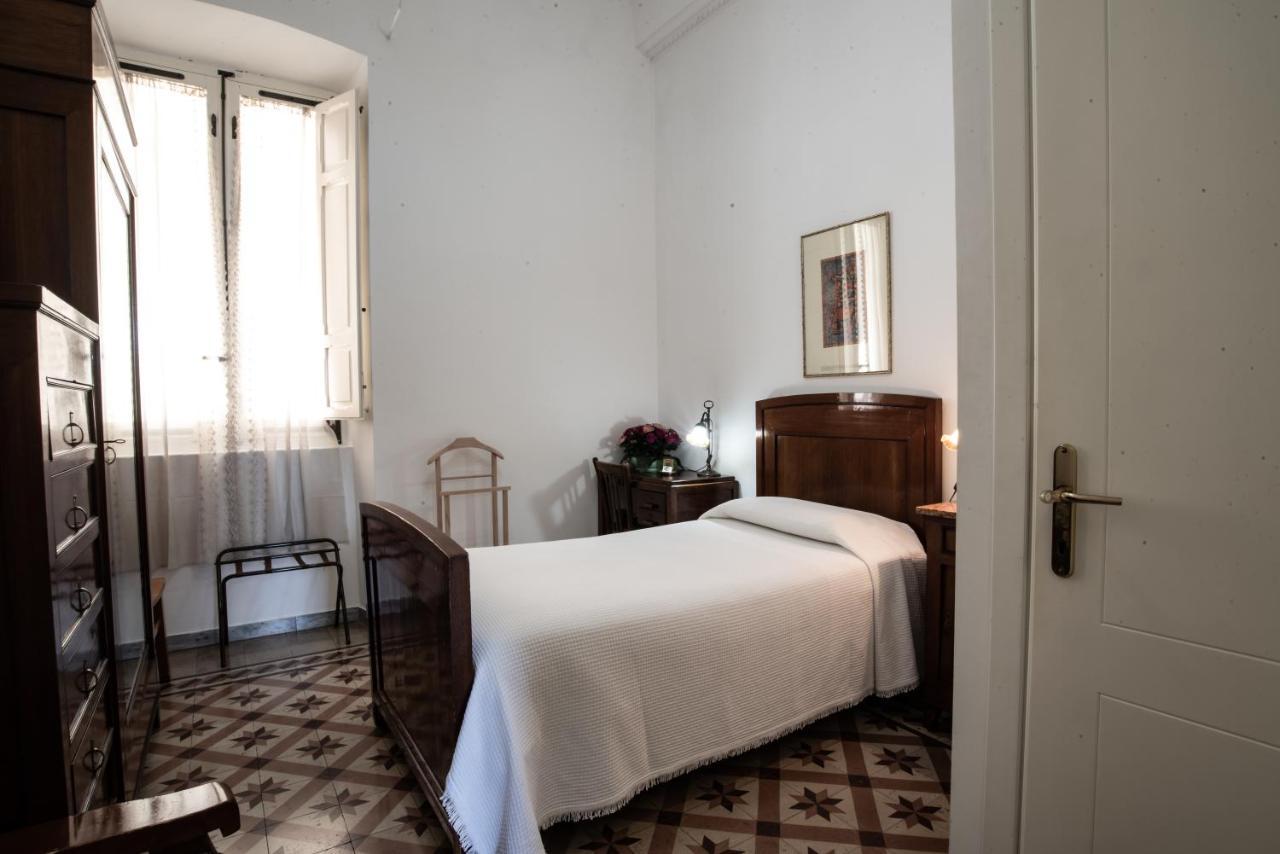 Hotel Aer Bj Vittoria กาญารี ภายนอก รูปภาพ