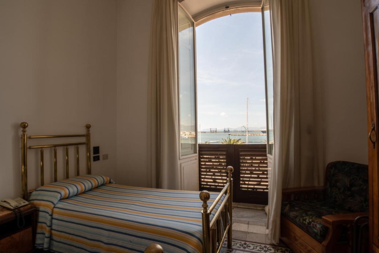 Hotel Aer Bj Vittoria กาญารี ภายนอก รูปภาพ
