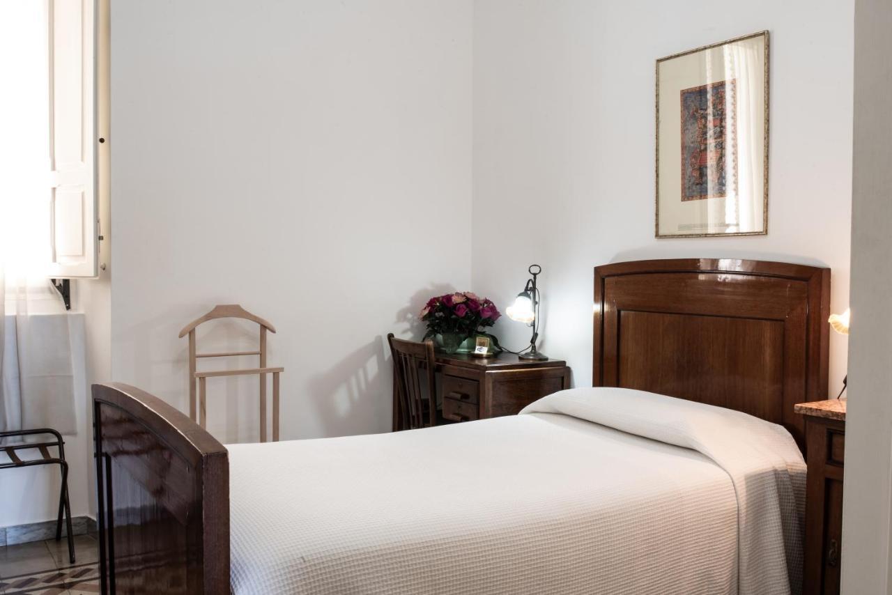 Hotel Aer Bj Vittoria กาญารี ภายนอก รูปภาพ