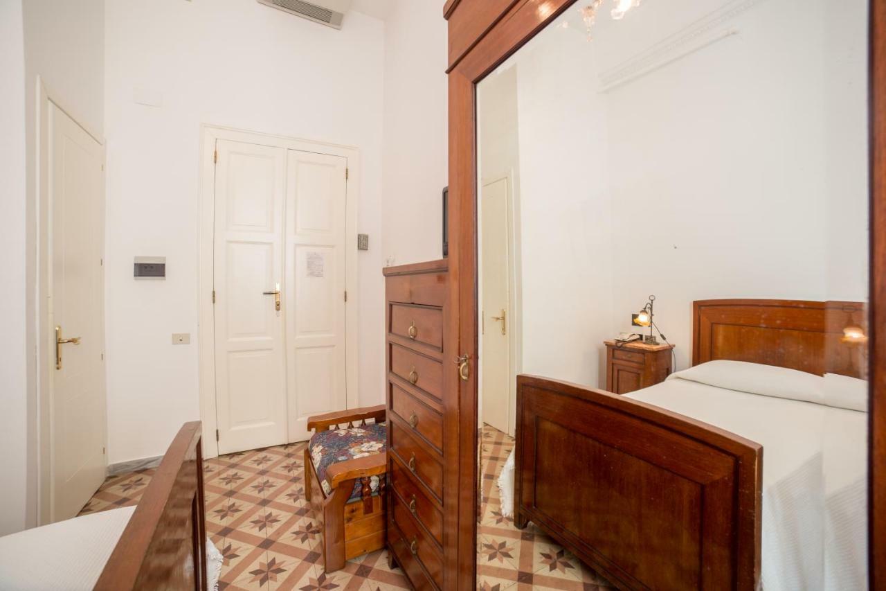 Hotel Aer Bj Vittoria กาญารี ภายนอก รูปภาพ