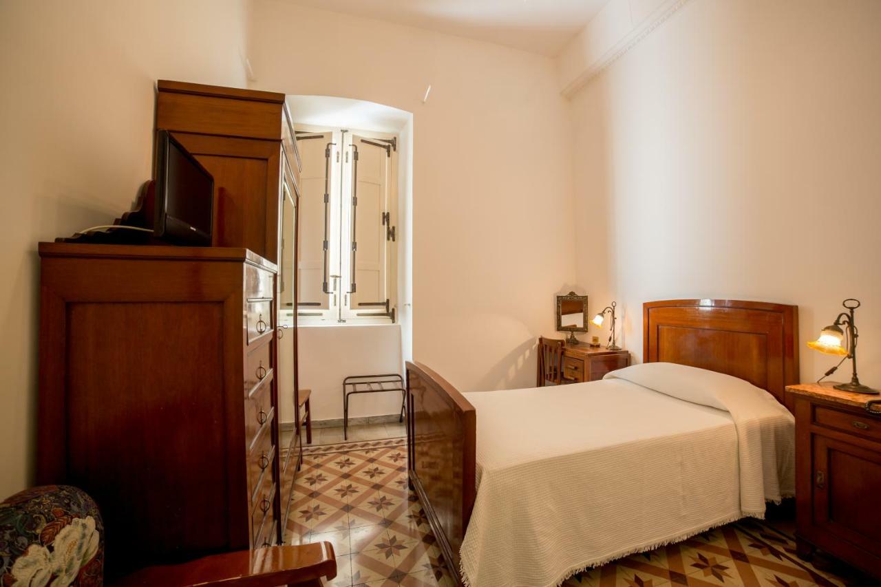 Hotel Aer Bj Vittoria กาญารี ภายนอก รูปภาพ