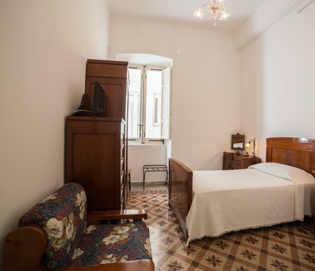 Hotel Aer Bj Vittoria กาญารี ภายนอก รูปภาพ